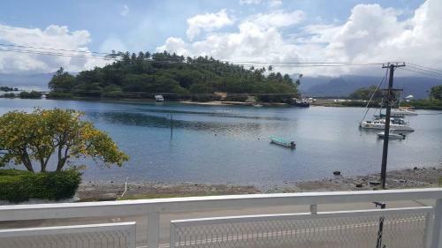 Hotel Bay View Barbers Lodge