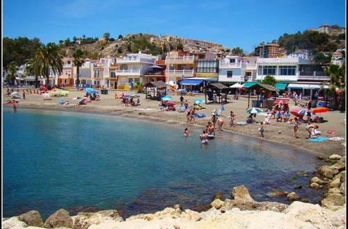 Apartamento Con 3 Piscinas Vistas Al Mar