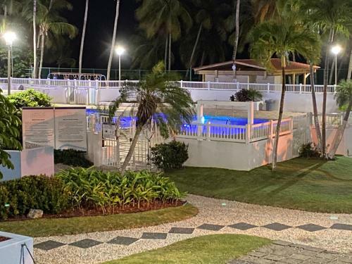 Hobie Oceanfront Apartment At Isla Verde