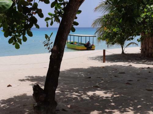 Deluxe Yrie Beach Villa