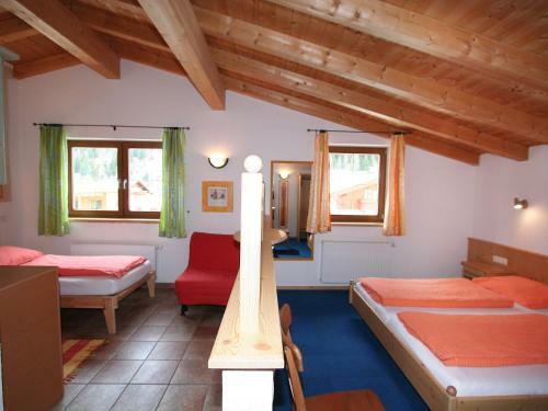 Holiday Home Am Weitfeld Langenfeld