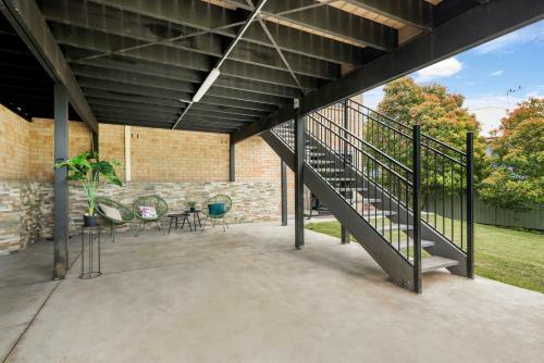 Casa On Cedar - Large 5 Star Luxury Home