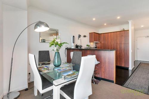 Apartamento Qv Princes Wharf Waterfront Apt With Balcony - 1030