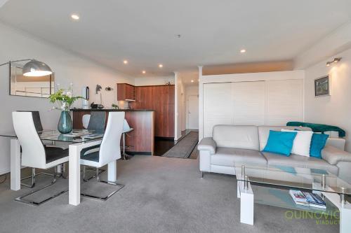 Apartamento Qv Princes Wharf Waterfront Apt With Balcony - 1030