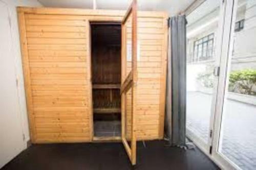 Cute Cbd Apartment With AC And Amazing Views