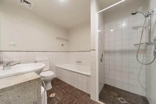 Qv Sunny Apartment With Air-conditioning - 553