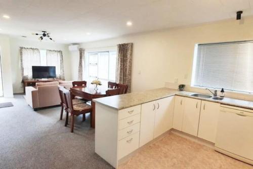 Cheerful 3br Home With Free Wifi & Netflix
