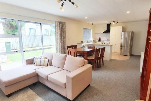 Cheerful 3br Home With Free Wifi & Netflix