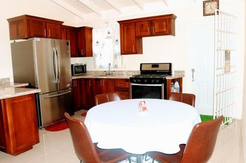 L&v Paradise Vacation Home With Pool And Gym