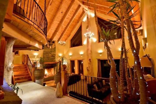 Tree House Lodge Bed & Breakfast