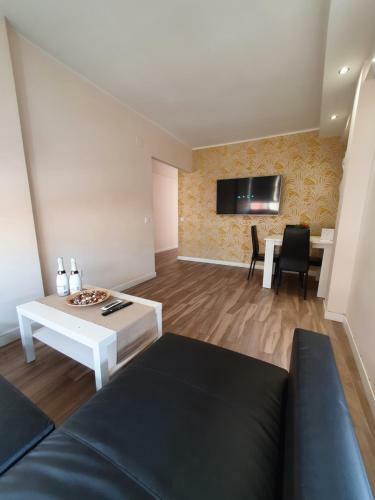 Apartamento Alderete Deluxe - 3 Dormitorios