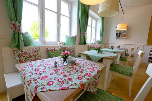B&B Domizil Gols, Hotel Garni