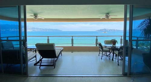 Beachfront Apartment In Acapulco, Ideal For Vacation Or Remote Working