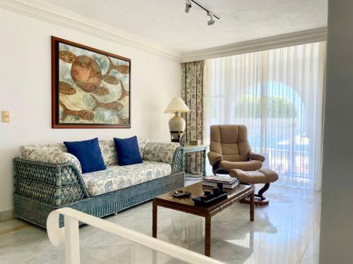 Villa Jade Luxury Full Service Staff Villa