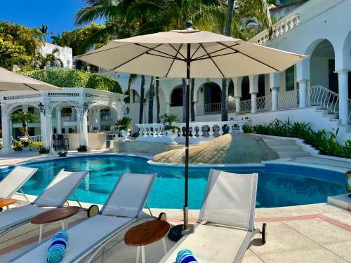 Villa Jade Luxury Full Service Staff Villa