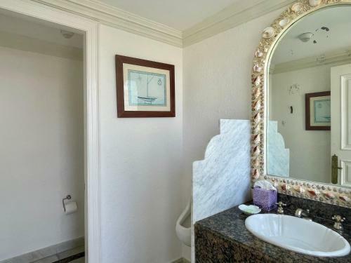 Villa Jade Luxury Full Service Staff Villa