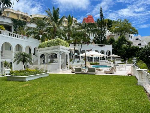Villa Jade Luxury Full Service Staff Villa