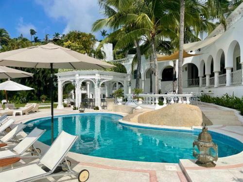 Villa Jade Luxury Full Service Staff Villa