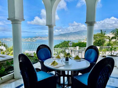 Villa Jade Luxury Full Service Staff Villa