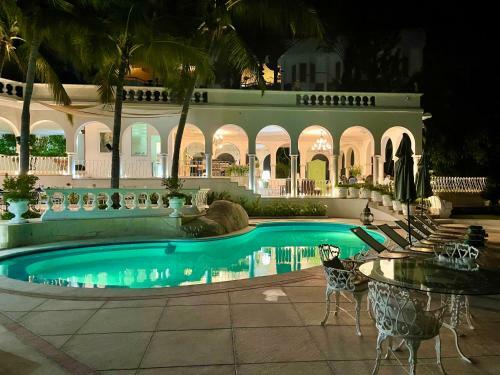 Villa Jade Luxury Full Service Staff Villa