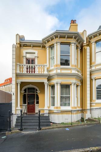 Inner City Executive Living On Stuart Street
