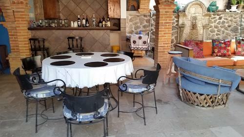 Mexican 1 Level Hacienda