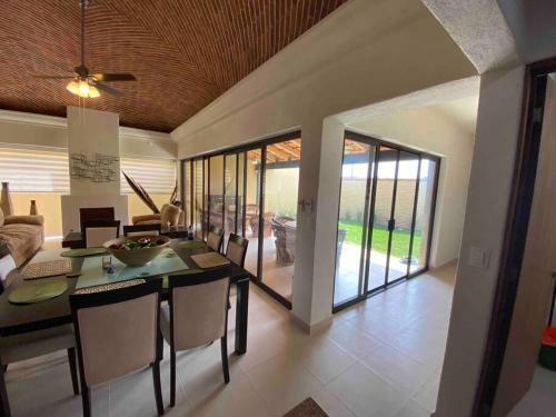 Casa En Ajijic Con Terraza, Chimenea, Internet.