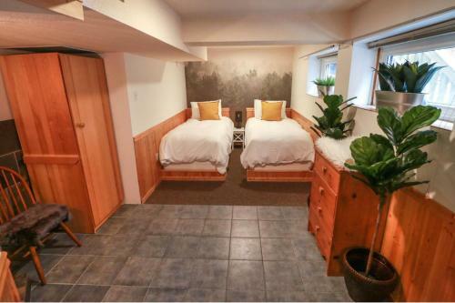 Apartamento Banff's Enchanted Forest Basement Suite