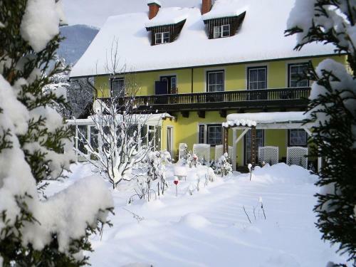 Apartamentos Holiday Home Hannelore Feld Am See