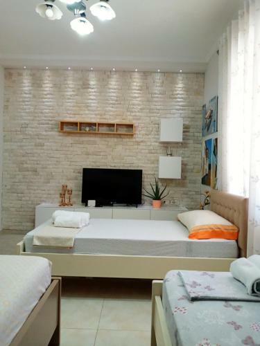 Unejs Apartment
