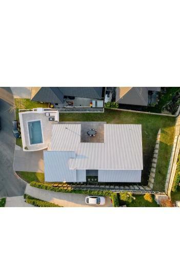 Hamilton Family Home With Pool