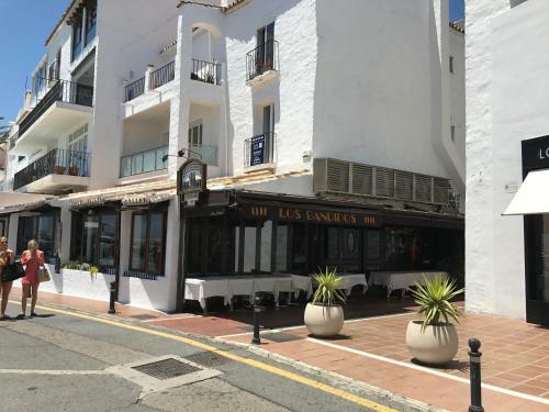 Marina Banus Apartment - Frontline Beach Suite - Puerto Banus