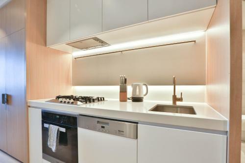 Box Hill Central Sky One Apartment