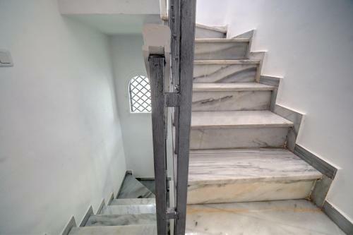 3 Bed Modern House Marbella - Direct Pool Access