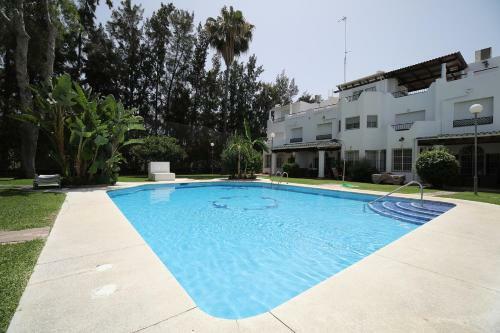 3 Bed Modern House Marbella - Direct Pool Access