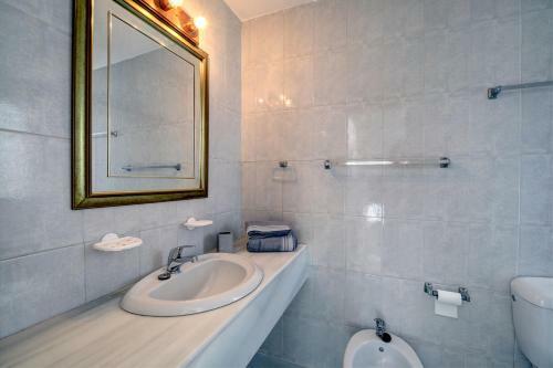 3 Bed Modern House Marbella - Direct Pool Access