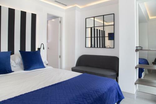Hostal Seven Golden Mile