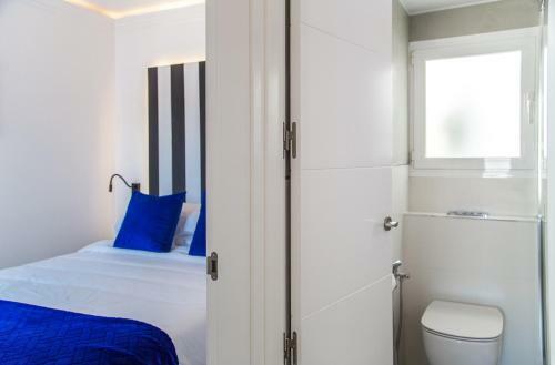 Hostal Seven Golden Mile