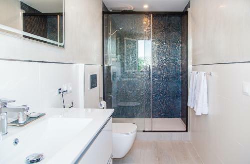 Hostal Seven Golden Mile