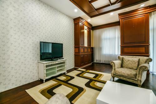 Apartment On Center Mc Donalds