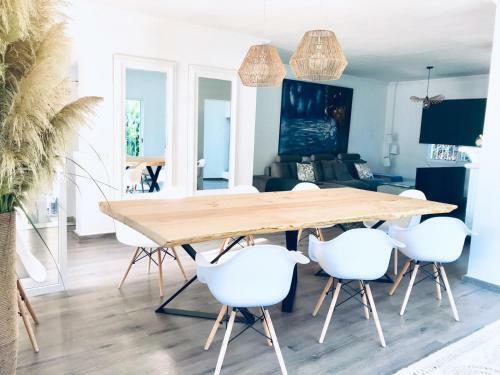 Luxury Beach Villa , Private Pool Do�a Bella