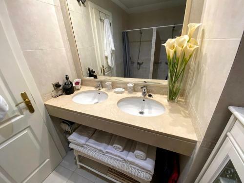 Beachfront Apartment Bahia De Marbella