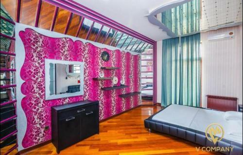 Deluxe Apartment On Tarqovu Centr