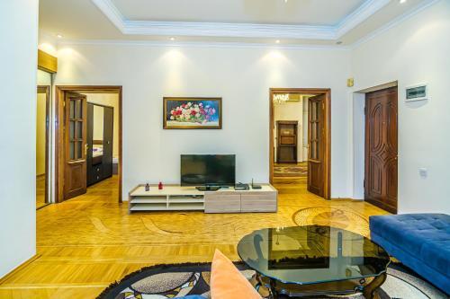 Apartamento M Estate 4 Room (015)