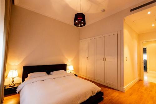 Luxury Central Seaview Apartment
