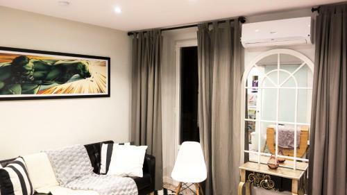 Cozy Apartment In Downtown