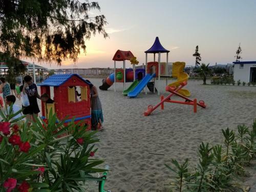 Beach Veranda Home, Gjiri I Lalzit