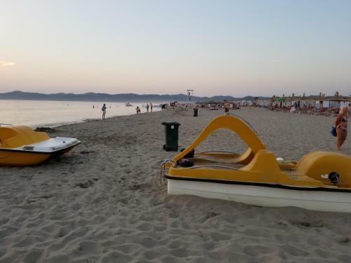 Beach Veranda Home, Gjiri I Lalzit