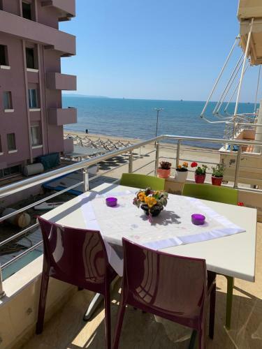 Beachfront Apartment Nita