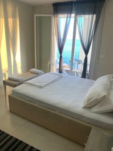 Viki Sea View Apartment